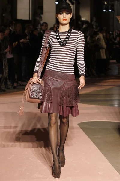 Look 25